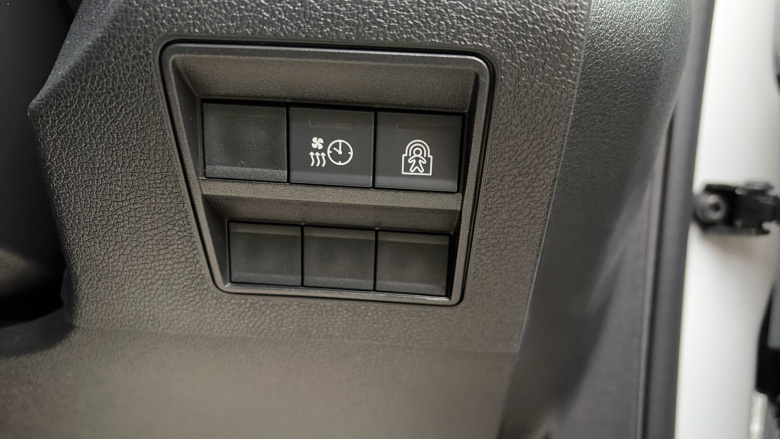 Vauxhall Combo Life 100kW Design XL 52kWh 5dr Auto [7 Seat] Electric Estate